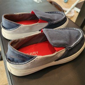 Kids Sperry slip-on size 2M